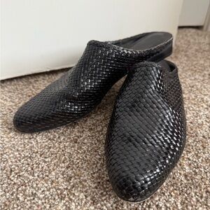 Enzo Angiolini Woven Slip On Black Leather Mules Size 7.5